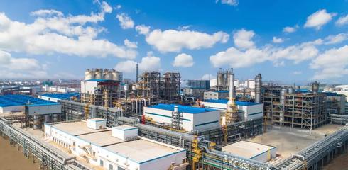 全產(chǎn)業(yè)鏈優(yōu)勢再提升| 虹港石化二期240萬噸/年P(guān)TA擴建項目正式投產(chǎn)